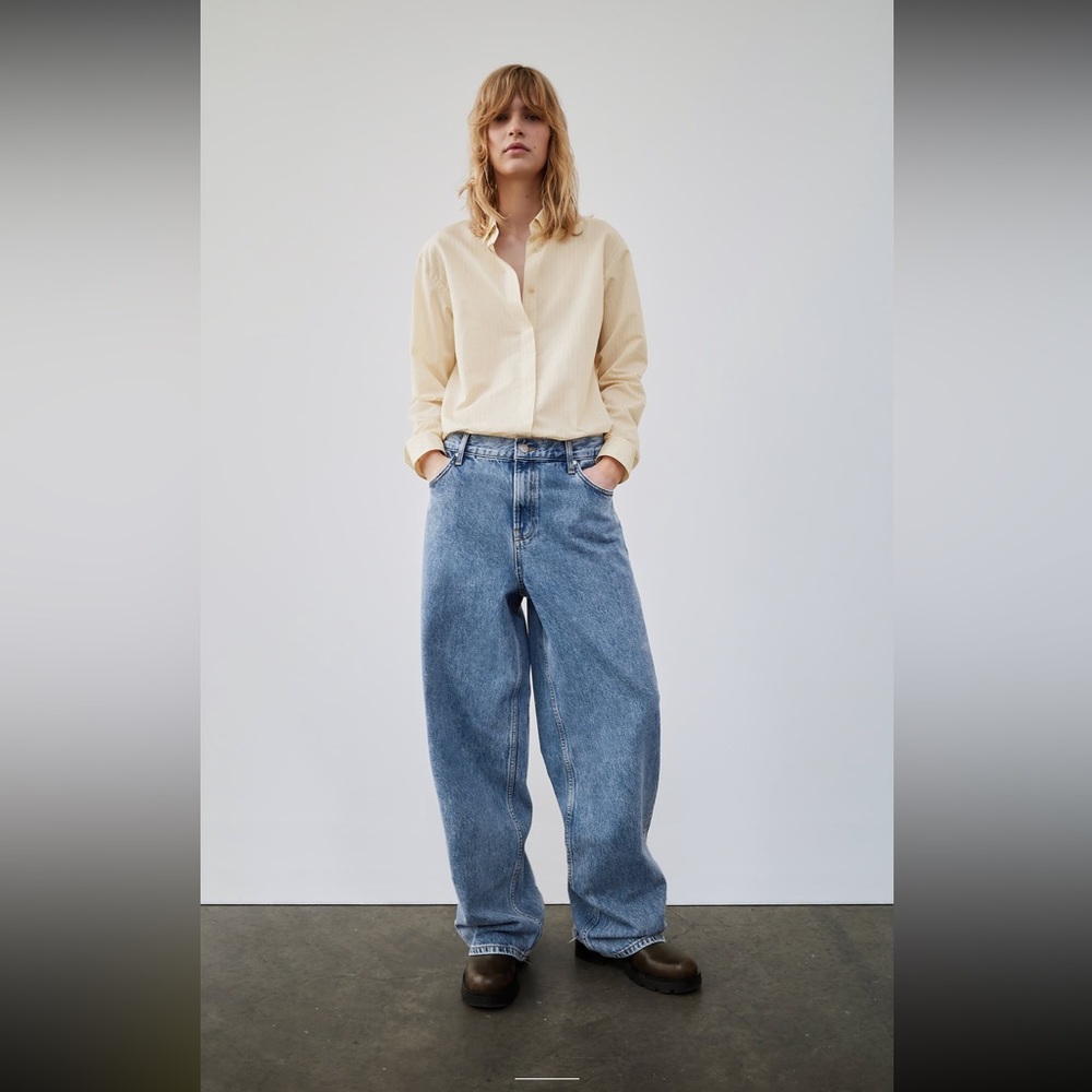 NWT Zara Mid rise loose fit jean size 4